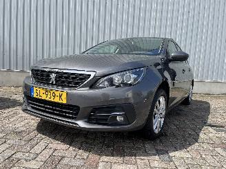 Schadeauto Peugeot 308 308 SW (L4/L9/LC/LJ/LR) Combi 5-drs 1.2 12V e-THP PureTech 110 (EB2ADT=
(HNP)) [81kW]  (03-2014/12-2021) 2018/6