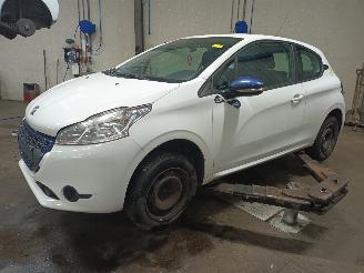 Purkuautot passenger cars Peugeot 208 208 I (CA/CC/CK/CL) Hatchback 1.0 Vti 12V PureTech (EB0(ZMZ)) [50kW]  =
(03-2012/12-2019) 2014/9