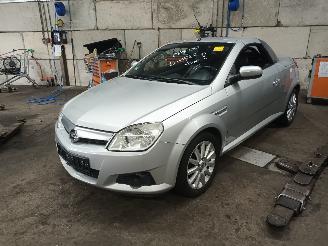 Auto da rottamare Opel Tigra Tigra Twin Top Cabrio 1.4 16V (Z14XEP(Euro 4)) [66kW]  (06-2004/12-201=
0) 2005/5