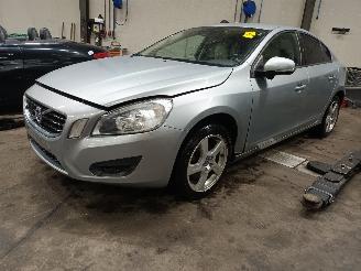 Auto da rottamare Volvo S-60 S60 II (FS) Sedan 2.0 D3 20V (D5204T2) [120kW]  (04-2010/12-2014) 2011