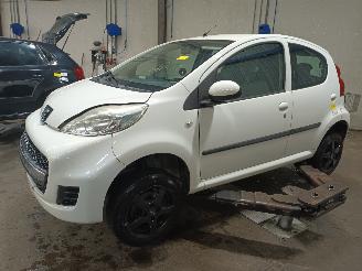 Vrakbiler auto Peugeot 107 107 Hatchback 1.0 12V (384F(1KR)) [50kW]  (06-2005/05-2014) 2010/9