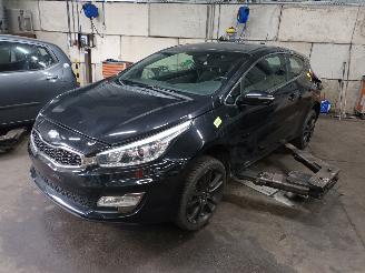 Uttjänta bilar auto Kia Pro cee d Pro cee'd (JDB3) Hatchback 3-drs 1.6 GDI 16V (G4FD) [99kW]  (03-2013/1=
2-2018) 2013/6