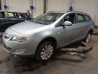 Uttjänta bilar auto Opel Astra Astra J Sports Tourer (PD8/PE8/PF8) Combi 1.4 Turbo 16V (A14NET(Euro 5=
)) [88kW]  (10-2010/04-2016) 2011/8