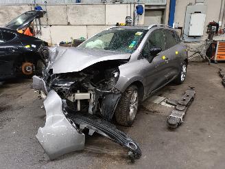 Auto da rottamare Renault Clio Clio IV Estate/Grandtour (7R) Combi 5-drs 0.9 Energy TCE 90 12V (H4B-4=
08(H4B-B4)) [66kW]  (01-2013/08-2021) 2016/5