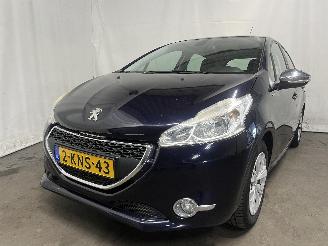Auto incidentate Peugeot 208 208 I (CA/CC/CK/CL) Hatchback 1.2 Vti 12V PureTech 82 (EB2F(HMZ)) [60k=
W]  (03-2012/12-2019) 2013/6