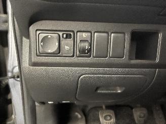 Nissan Note Note (E11) MPV 1.4 16V (CR14DE) [65kW]  (01-2006/08-2013) picture 23