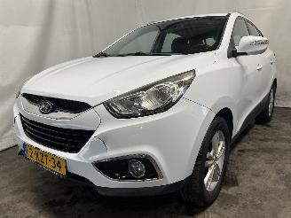 Voiture accidenté Hyundai Ix35 iX35 (LM) SUV 2.0 16V (G4KD) [120kW]  (01-2010/08-2013) 2010/9