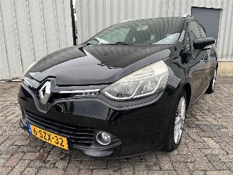 krockskadad bil auto Renault Clio Clio IV Estate/Grandtour (7R) Combi 5-drs 0.9 Energy TCE 90 12V (H4B-4=
00(H4B-A4)) [66kW]  (01-2013/08-2021) 2014/3