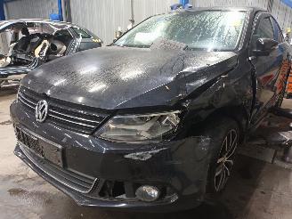 Auto da rottamare Volkswagen Jetta Jetta IV (162/16A) Sedan 1.6 TDI 16V (CAYC(Euro 5)) [77kW]  (04-2010/0=
7-2015) 2013/8