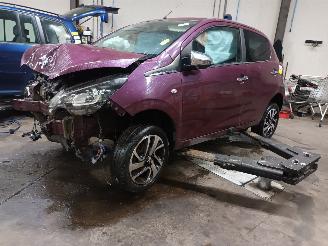 Vrakbiler auto Peugeot 108 108 Hatchback 1.0 12V (1KRFE(CFB)) [51kW]  (05-2014/...) 2014/11