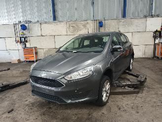 Vrakbiler auto Ford Focus Focus 3 Hatchback 1.0 Ti-VCT EcoBoost 12V 100 (M2DC) [74kW]  (02-2012/=
05-2018) 2015/3
