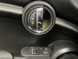 Mini Mini Mini (F56) Hatchback 3-drs 1.5 12V Cooper (B38A15A) [100kW]  (12-2013/=
=2E..) picture 26