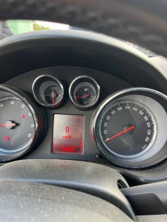 skadebil auto Opel Insignia Insignia Sedan 1.8 16V Ecotec (A18XER(Euro 5)) [103kW]  (07-2008/03-20=
17) 2009/4