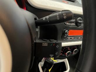 Renault Twingo Twingo III (AH) Hatchback 5-drs 1.0 SCe 70 12V (H4D-400(H4D-A4)) [52kW=
]  (09-2014/04-2019) picture 15