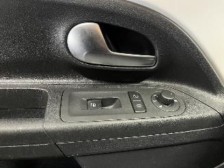 Volkswagen Up! Up! (121) Hatchback 1.0 12V 75 (CWRA) [55kW]  (08-2011/11-2019) picture 23