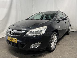 krockskadad bil auto Opel Astra Astra J Sports Tourer (PD8/PE8/PF8) Combi 1.4 Turbo 16V (A14NET(Euro 5=
)) [103kW]  (10-2010/10-2015) 2012/3