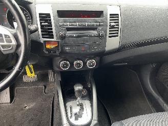 Mitsubishi Outlander Outlander (CW) SUV 2.0 16V 4x2 (4B11) [108kW]  (11-2006/11-2012) picture 16