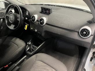 Audi A1 A1 Sportback (8XA/8XF) Hatchback 5-drs 1.2 TFSI (CBZA) [63kW]  (01-201=
2/04-2015) picture 13
