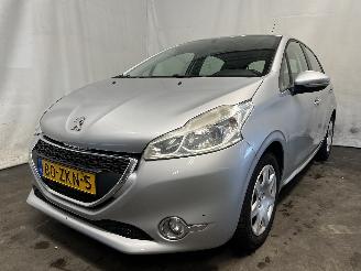 Vaurioauto  passenger cars Peugeot 208 208 I (CA/CC/CK/CL) Hatchback 1.2 Vti 12V PureTech 82 (EB2F(HMZ)) [60k=
W]  (03-2012/12-2019) 2012/12