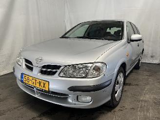 Auto incidentate Nissan Almera Almera (N16) Hatchback 1.8 16V (QG18DE) [84kW]  (01-2000/11-2002) 2001/3