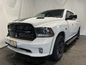 Vaurioauto  passenger cars RAM 1500 1500 Standard Cab (DS) Pick-up 5.7 Hemi V8 (EZH) [295kW]  (09-2012/12-=
2018) 2015/11