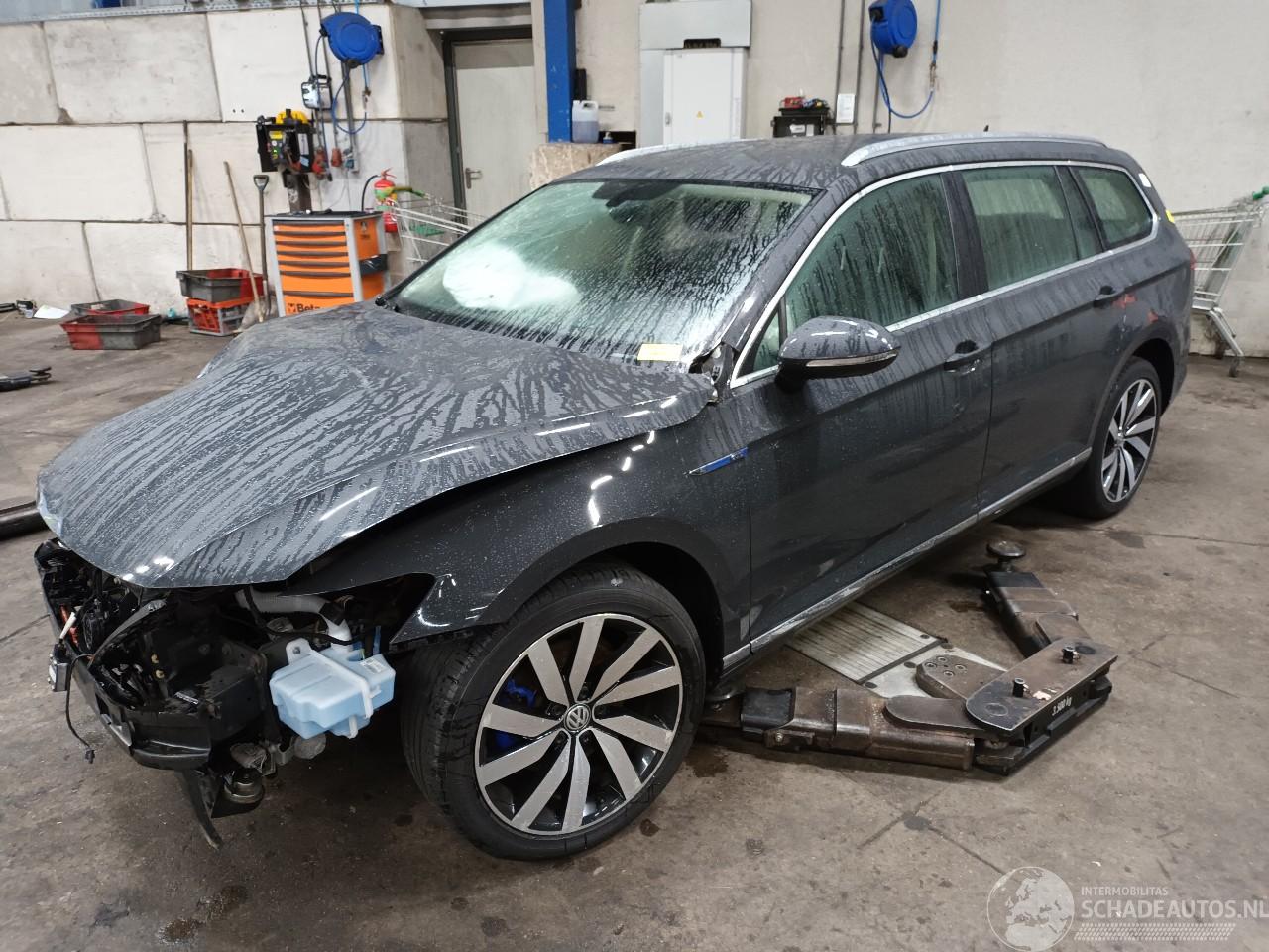 Volkswagen Passat Passat Variant (3G5) Combi 1.4 GTE 16V (DGEB) [160kW]  (06-2015/03-202=
4)