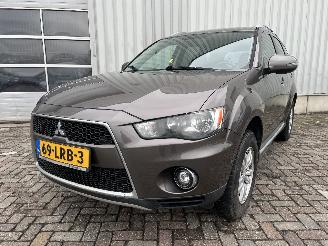 uszkodzony samochody osobowe Mitsubishi Outlander Outlander (CW) SUV 2.0 16V 4x2 (4B11) [108kW]  (11-2006/11-2012) 2010/6