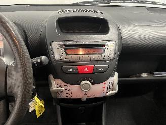 Peugeot 107 107 Hatchback 1.0 12V (384F(1KR)) [50kW]  (06-2005/05-2014) picture 18