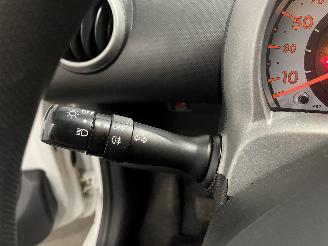 Peugeot 107 107 Hatchback 1.0 12V (384F(1KR)) [50kW]  (06-2005/05-2014) picture 21