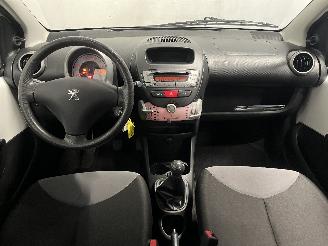 Peugeot 107 107 Hatchback 1.0 12V (384F(1KR)) [50kW]  (06-2005/05-2014) picture 15
