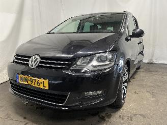 Voiture accidenté Volkswagen Sharan Sharan (7N) MPV 2.0 TDI 16V (DFLA) [110kW]  (05-2015/10-2020) 2016/7