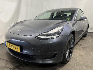Voiture accidenté Tesla Model 3 Model 3 Sedan Long Range, Performance AWD (3D1) [340kW]  (06-2018/...)= 2019/12