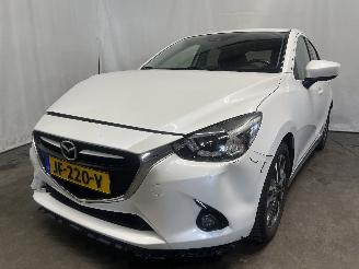 skadebil auto Mazda 2 2 (DJ/DL) Hatchback 1.5 SkyActiv-G 90 (P5Y8) [66kW]  (08-2014/11-2017)= 2016/3