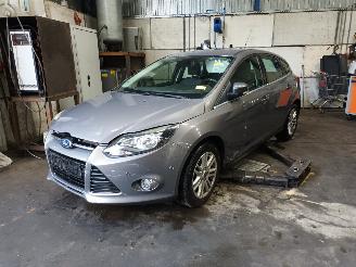 Vrakbiler auto Ford Focus Focus 3 Hatchback 1.0 Ti-VCT EcoBoost 12V 100 (M2DA(Euro 5)) [74kW]  (=
02-2012/05-2018) 2012/6
