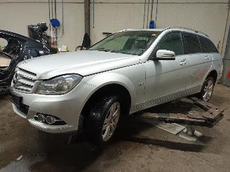 Vrakbiler auto Mercedes C-klasse C Estate (S204) Combi 2.2 C-200 CDI 16V BlueEFFICIENCY (OM651.913) [10=
0kW]  (08-2010/...) 2011/1