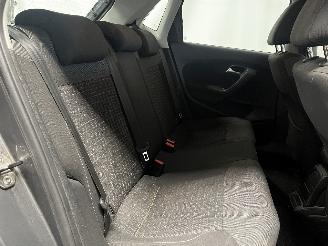 Volkswagen Polo Polo V (6R) Hatchback 1.4 TDI 12V 90 (CUSB(Euro 6)) [66kW]  (02-2014/1=
0-2017) picture 11