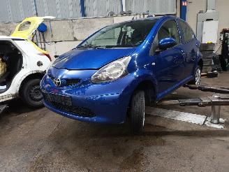 Salvage car Toyota Aygo Aygo (B10) Hatchback 1.0 12V VVT-i (1KR-FE) [50kW]  (07-2005/05-2014) 2008/5