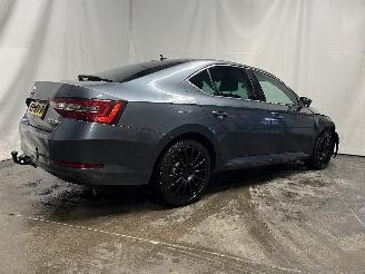 Skoda Superb Superb (3V3) Liftback 1.8 TSI 16V (CJSA) [132kW]  (03-2015/06-2024) picture 5
