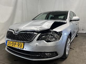 damaged passenger cars Skoda Superb Superb (3TAA) Hatchback 1.4 TSI 16V (CAXC) [92kW]  (07-2008/05-2015) 2014/8
