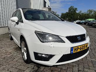 Seat Ibiza Ibiza ST (6J8) Combi 1.4 TDI 12V (CUSB) [66kW]  (05-2015/07-2016) picture 5