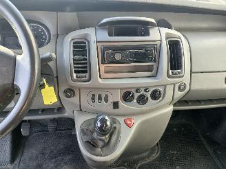 Opel Vivaro Vivaro Van 2.0 CDTI (M9R-692(M9R-F6)) [66kW]  (08-2006/07-2014) picture 16