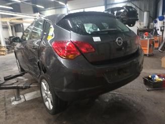 Opel Astra Astra J (PC6/PD6/PE6/PF6) Hatchback 5-drs 1.6 16V (B16XER(Euro 6)) [85=
kW]  (12-2009/10-2015) picture 4