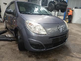 Renault Twingo Twingo II (CN) Hatchback 3-drs 1.2 (D7F-800(Euro 4)) [43kW]  (03-2007/=
09-2014) picture 2