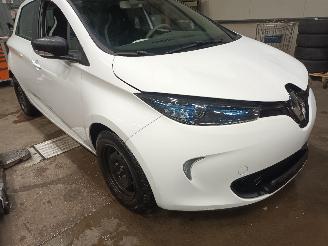 Renault Zoé Zoé (AG) Hatchback 5-drs R90 (5AQ-601) [68kW]  (09-2016/03-2024) picture 2