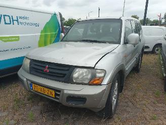 Voiture accidenté Mitsubishi Pajero Pajero Hardtop (V2/4/6/7) Terreinwagen 3.2 DI-D 16V (4M41) [118kW]  (0=
4-2000/12-2006) 2003/1