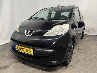 Voiture accidenté Peugeot 107 107 Hatchback 1.0 12V (384F(1KR)) [50kW]  (06-2005/05-2014) 2008/4