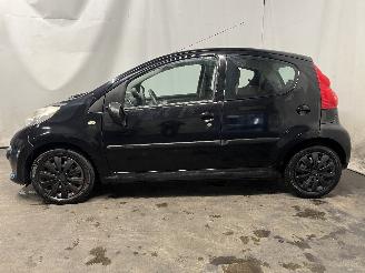 Peugeot 107 107 Hatchback 1.0 12V (384F(1KR)) [50kW]  (06-2005/05-2014) picture 4