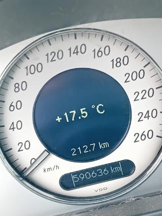 Mercedes E-klasse E (W211) Sedan 2.2 E-220 CDI 16V (OM646.961) [110kW]  (03-2002/12-2008=
) picture 2