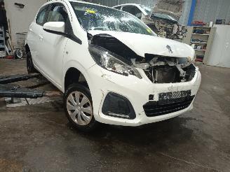 Peugeot 108 108 Hatchback 1.0 12V (1KRFE(CFB)) [51kW]  (05-2014/...) picture 2