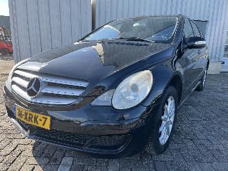 Vaurioauto  passenger cars Mercedes R-klasse R (W251) MPV 3.5 350 V6 24V 4-Matic (M272.967) [200kW]  (08-2005/12-20=
12) 2006/5